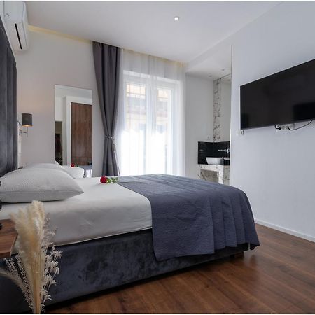 Antares Luxury Rooms 1 Split Exterior photo