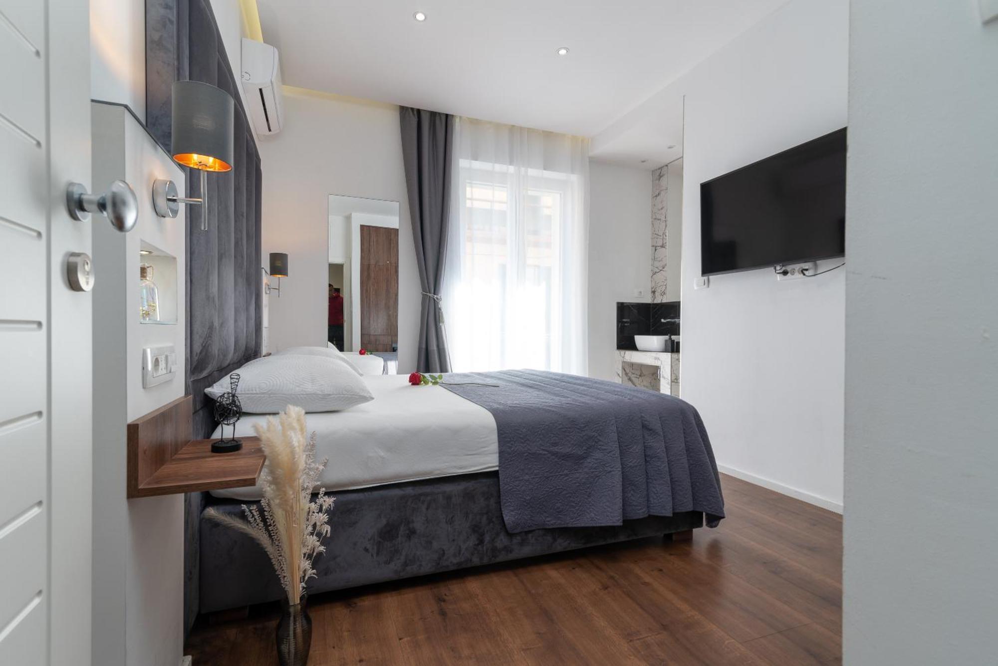 Antares Luxury Rooms 1 Split Exterior photo