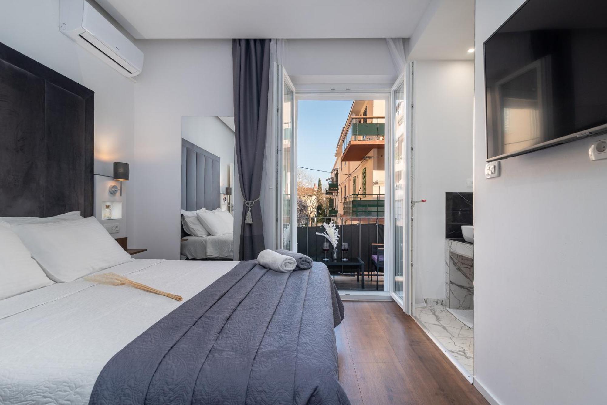 Antares Luxury Rooms 1 Split Exterior photo